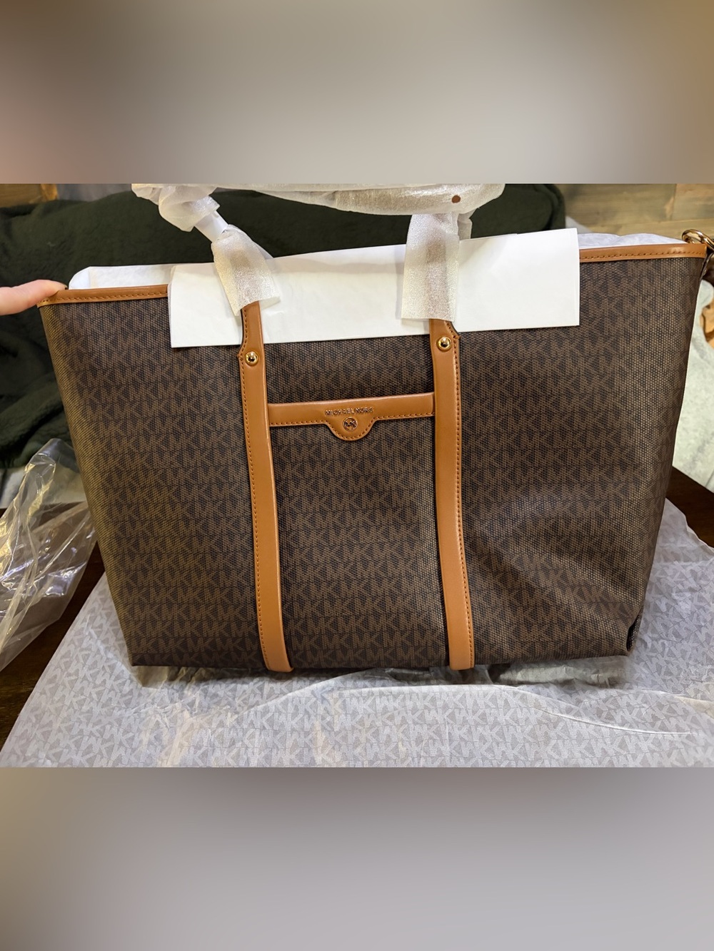 NWT Michael Kors Brown/Acorn Beck Large Tote with Tan Trim and Gold Hardware